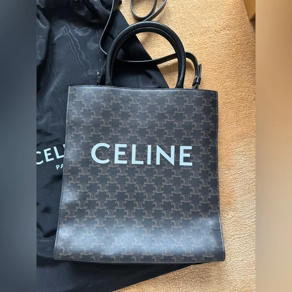 NWOT CÉLINE Black Triomphe Coated Canvas Vertical Cabas Medium - Picture 8 of 16